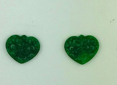 null Pair of chiselled jade hearts, Weight: 2,09g