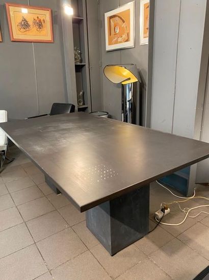 null Francesco Passaniti: Dining room table / signed desk

Grey solid waxed concrete...