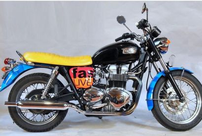 null Triumph Bonneville "Paul Smith" motorcycle.

900 cc engine 

Mileage: 6000

...