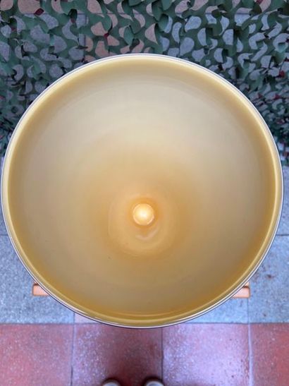null Andrea ZILIO : High yellow and black vase 

Murano glass

Circa 1980

H: 54.8...