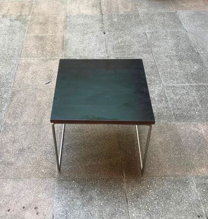 null Pierre Guariche: Pair of table "Volante"

Black Formica and metal feet

Ed....
