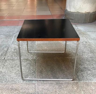 null Pierre Guariche: Pair of table "Volante"

Black Formica and metal feet

Ed....
