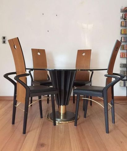 null Pierre CARDIN : Set table and 4 chairs

Varnished cast iron, polished brass,...