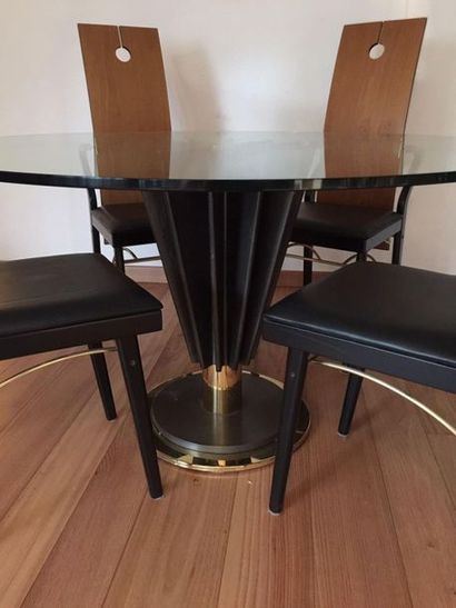 null Pierre CARDIN : Set table and 4 chairs

Varnished cast iron, polished brass,...