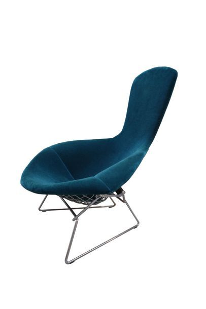 null Bertoia : Bird armchair model of 1952

Chrome metal and velvet

Ed. Knoll 2020,...