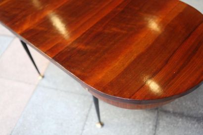 null Gio Ponti : Oval coffee table

Mahogany

Circa 1960

98 x 49 x 42 cm