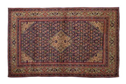 null TABRIZ carpet, (Iran), early 20th century. Technical characteristics: Wool velvet...