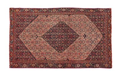 null Fin tapis SENNEH chaine en soie multicolores (Perse), fin du 19e siècle. Caractéristiques...