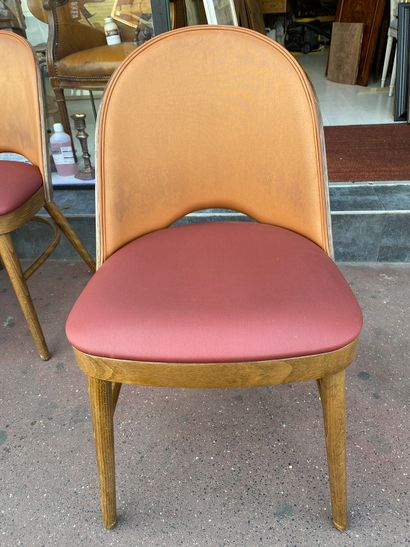 null Nice set of 6 barrel chairs

French work

Circa 1950

Beech and two-tone moleskin

Very...