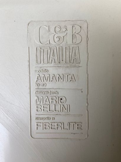 null Mario Bellini : "Amanta" monocoque coffee table 

Circa 1972 

Fiberglass 

Dimensions...