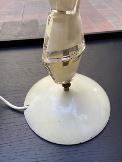 null White and transparent glass lamp 

Murano glass 

Circa 1970 Italy 

H98,5xD45...
