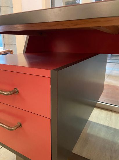 null Suzanne Guiguichon : Desk 

Red and grey laminate 

Steel blade legs 

Circa...