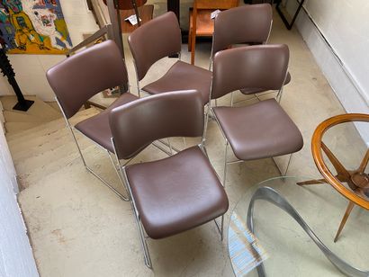 null David Rowland - HOWE Stacking Chair Suite of 5, 2018 

Model 40/4 

Taupe leather...