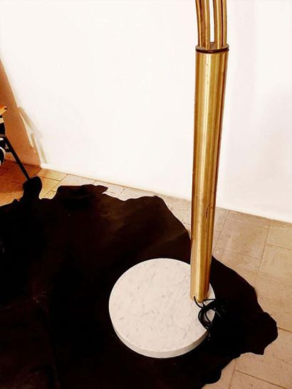 null Floor lamp

Italian work - 1975

W:160 cm - H:200 cm - Base diameter : 40 cm

Base...