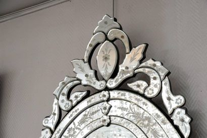 null Venetian mirror 

Excellent condition 

Dated 1990 

Dimensions : H 134.62 cm...