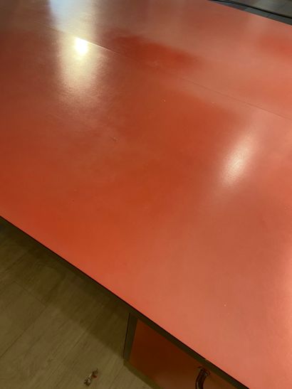 null Suzanne Guiguichon : Desk 

Red and grey laminate 

Steel blade legs 

Circa...