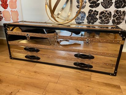 null Chest of drawers 

Steel mirror, leather and wood 

Circa 2020 

W40xD38H50...
