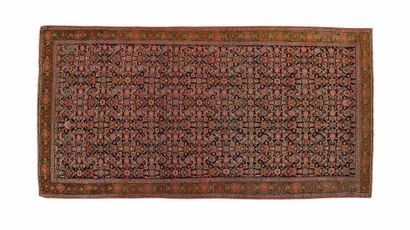 null Fin tapis SAROUK (Perse), fin du 19e siècle

Dimensions : 180 x 105cm

Caractéristiques...