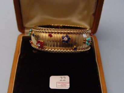 null Bracelet ruban de la Maison Marchak en or orné de motifs de fleurs sertis de...