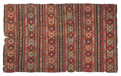 null CAUCASIAN KILIM carpet (Caucasus), late 19th century

Dimensions : 305 x 190cm.

Technical...