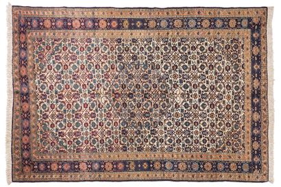 null MÉCHKINE carpet (Persia), middle of the 20th century

Dimensions : 265 x 205cm.

Technical...