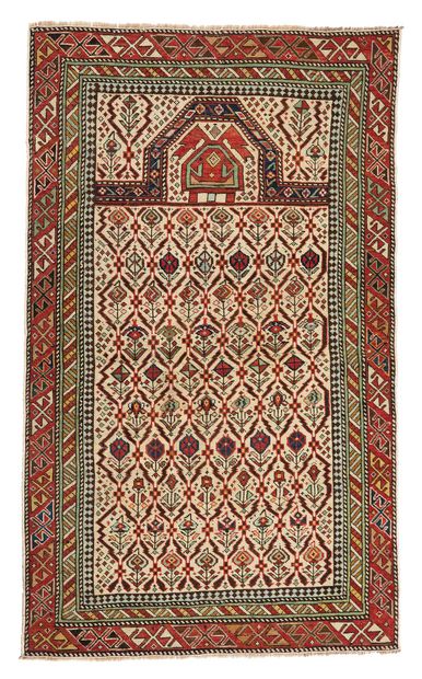 null DAGHESTAN (Caucasus) carpet, late 19th century

Dimensions : 146 x 92cm.

Technical...