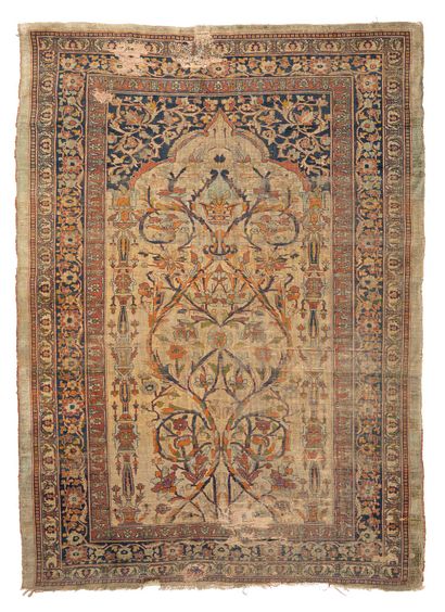null Silk TABRIZ carpet (Persia), late 19th century

Dimensions : 180 x 130cm.

Technical...