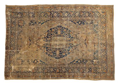 null Silk Heriz carpet (Persia), late 19th century

Dimensions : 200 x 130cm.

Technical...