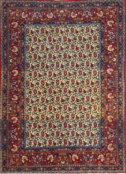 null Ancien et Fin Ispahan 

Iran

Vers 1940

Dimensions  200 x 140 cm

Velours en...