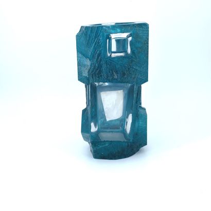 DAUM FRANCE, Vase Argos DAUM FRANCE

VASE modèle « Argos » à structure cubique facettée...