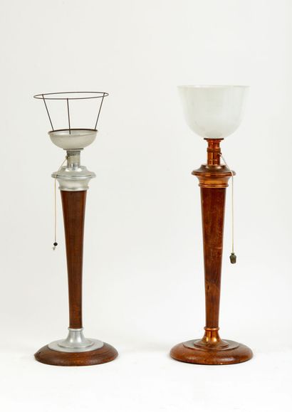 PAIRE DE LAMPES à poser, MAZDA éditeur. MAZDA publisher.

PAIR OF LAMPS to be posed,...