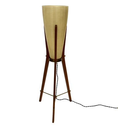 Lampadaire dit « Rocket » Work around 1960

Floor lamp called "Rocket" with three...