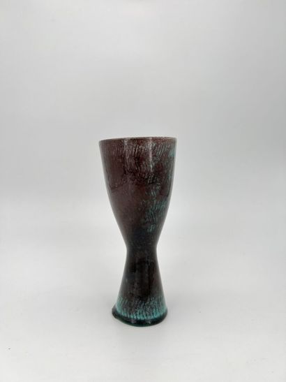 Marcel GUILLOT, vase calice en céramique Marcel GUILLOT (1910-1985), vers 1960.

VASE...
