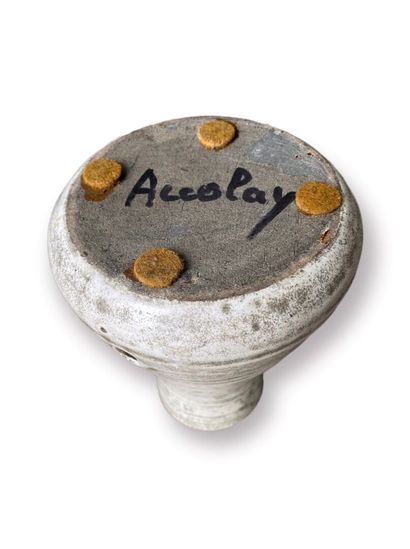 Les potiers d'ACCOLAY, pied de lampe Les potiers d'ACCOLAY, vers 1960.

Pied de lampe...