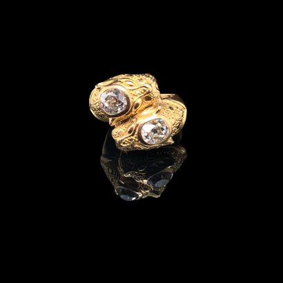 BAGUE "Toi et Moi" en or et diamants Gold (750‰) "You and Me" ring in the form of...