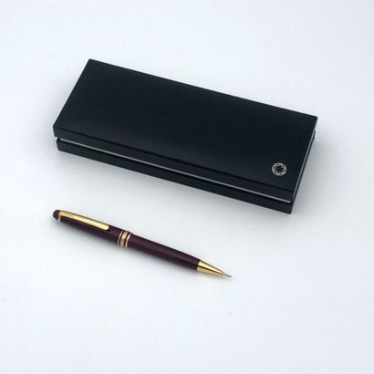 MONTBLANC Meisterstuck 165 STYLO PORTE-MINE MONTBLANC Meisterstuck 165
Résine bordeaux...