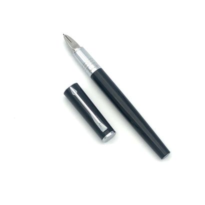 PARKER STYLO ROLLER-BILLE PARKER, modèle INGENUITY 5TH
Laque noire
Dans sa boîte...