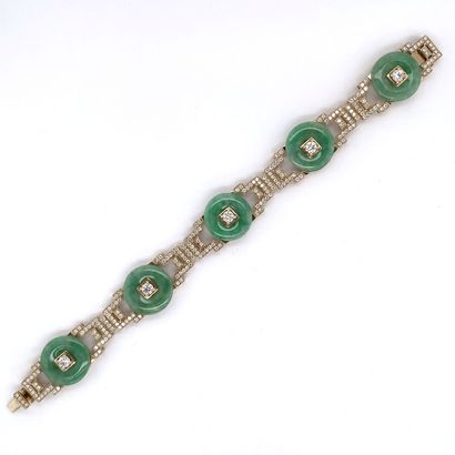 BRACELET en or, jade et diamant GOLD BRACELET (750‰) with geometric decoration entirely...