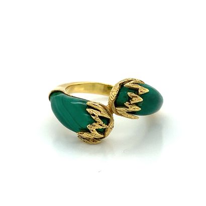 BAGUE "toi et moi " en or et malachite BAGUE "toi et moi " en or (750‰) ornée de...