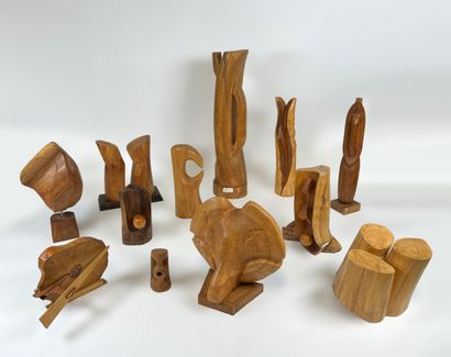 François POCHON (?-2007) - Sculpture de forme libre en bois de noyer François POCHON...
