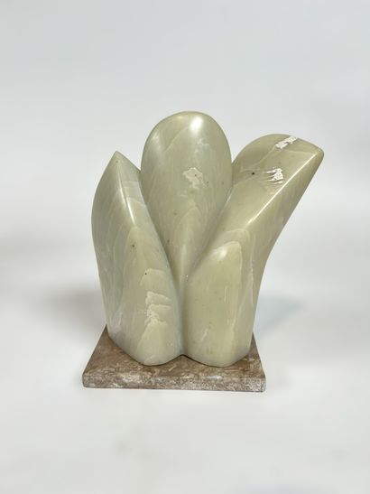 François POCHON (?-2007) - Sculpture en albâtre figurant trois menhirs