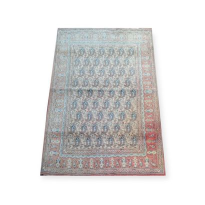 TAPIS - Fin tapis Ghoum, Kork, Iran Fine Ghoum carpet, Kork, Iran
Quality silky lambswool...