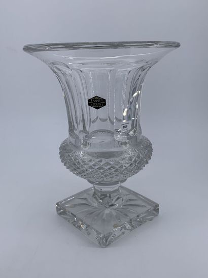 SAINT-LOUIS - VASE SAINT LOUIS
Grand vase corolle en cristal taillé à décor pans...