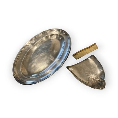 PLAT et RAMASSE-MIETTE en métal argenté