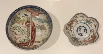 Ensemble de trois coupes en porcelaine polychrome, Chine. China, 20th century
Set...