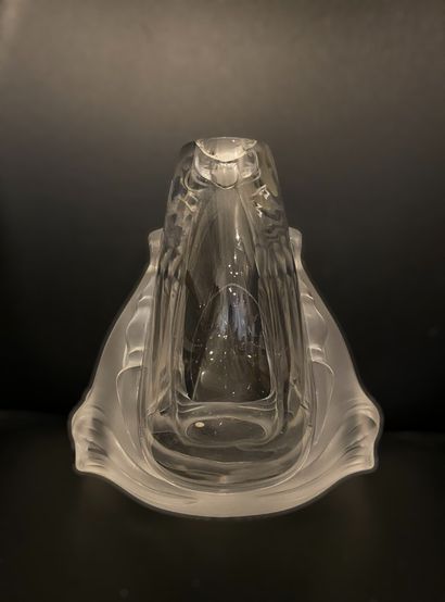 Vase LALIQUE LALIQUE France, modèle Garance
Grand vase en cristal moulé pressé, à...