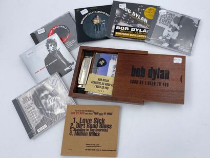 Bob Dylan Bob Dylan 
Lot incluant un coffret français en bois "Good As I Been To...