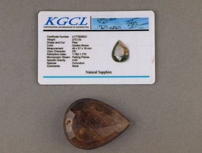null Saphir poire de 270 cts, Certificat KGCL (égrisures)