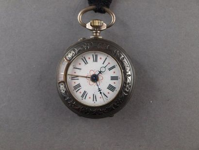 null Montre de gousset en argent à décor d'un grillon, circa 1900

PB: 107,5g