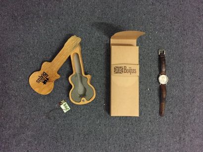 null BEATLES : The Beatles Watch 1993 with battery (VG) in The Guitar Box (wooden...
